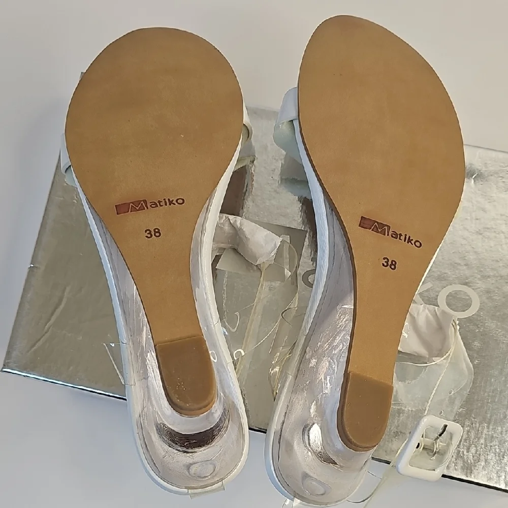 Matiko Women's White and Cream Wedge Sandals‎ Size 38